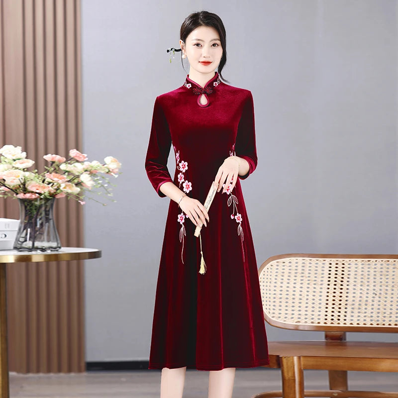 Long Dresses Female Golden Velvet Cheongsam Dress