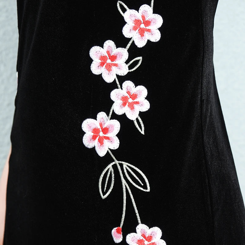 Long Dresses Female Golden Velvet Cheongsam Dress