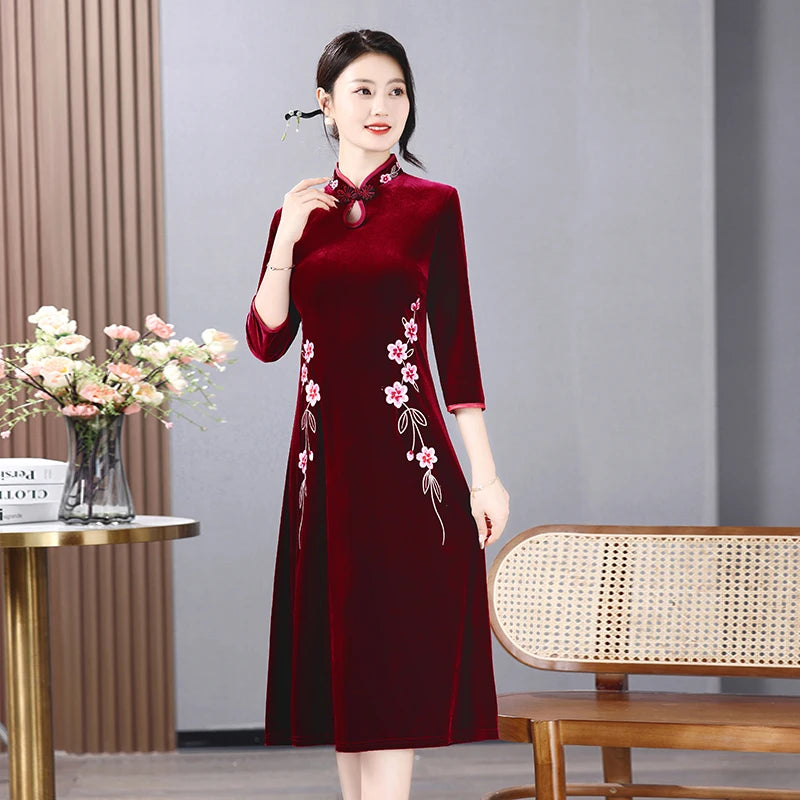 Long Dresses Female Golden Velvet Cheongsam Dress