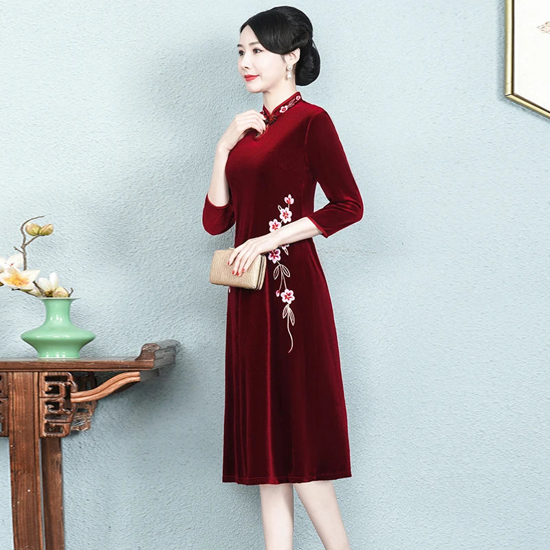 Long Dresses Female Golden Velvet Cheongsam Dress
