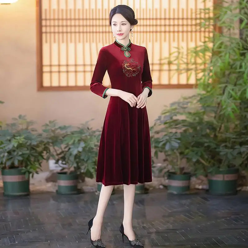 Long Dresses Female Golden Velvet Cheongsam Dress